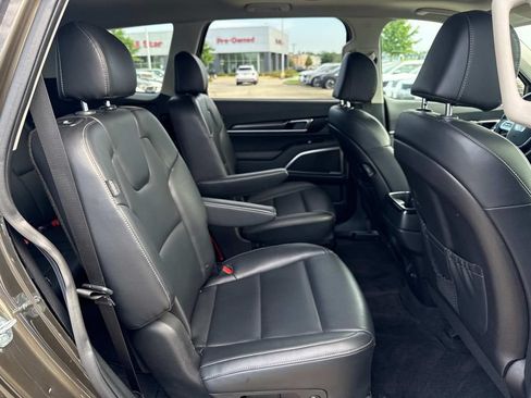 Used 2025 Kia Telluride S FWD image 14
