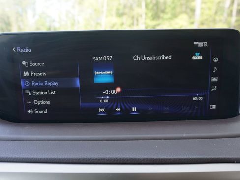 Used 2020 Lexus RX 350L Premium w/ Premium Package image 11