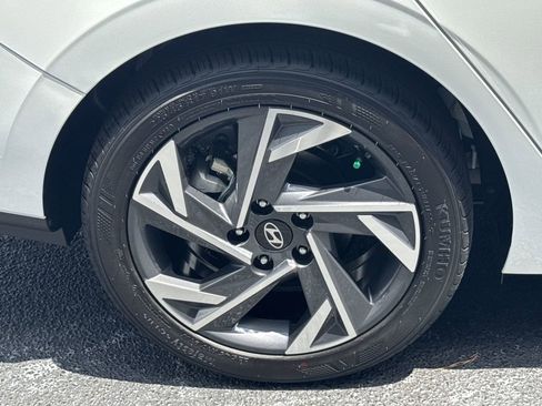 New 2025 Hyundai Elantra Sport image 17