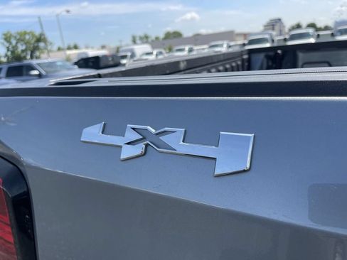 Used 2025 GMC Sierra 1500 SLT AWD/4WD image 6