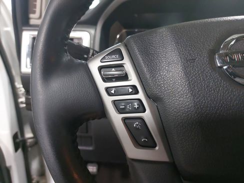Used 2017 Nissan Titan SV AWD/4WD image 39