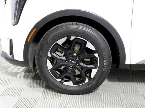 Used 2024 Kia Sorento S image 4