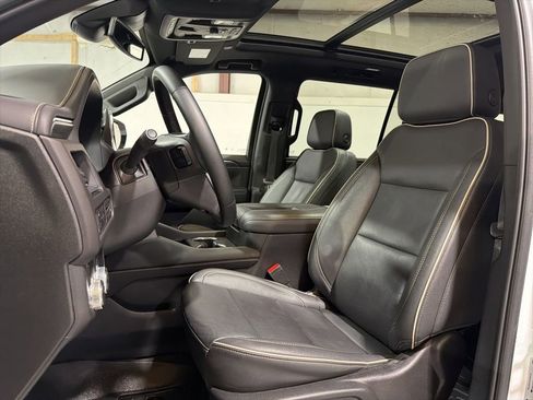 Used 2024 GMC Yukon XL SLT image 22