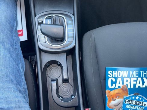 Used 2025 Hyundai Kona SEL image 18