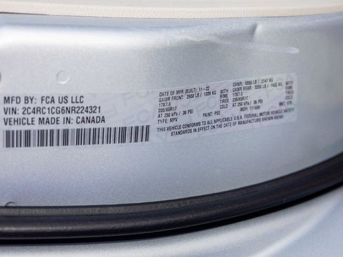 Used 2022 Chrysler Voyager LX image 31