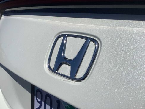 Used 2019 Honda Civic Touring image 6