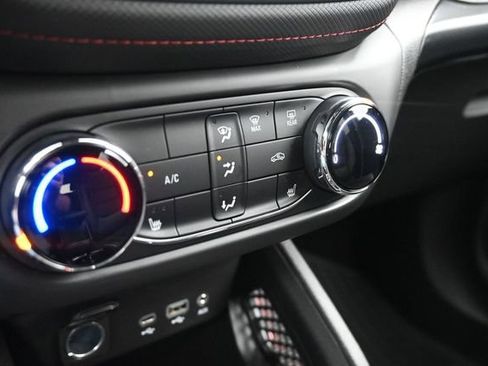 Used 2022 Chevrolet TrailBlazer RS FWD image 30