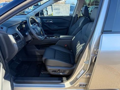 New 2026 Nissan Rogue Platinum w/ Platinum Premium Package image 17