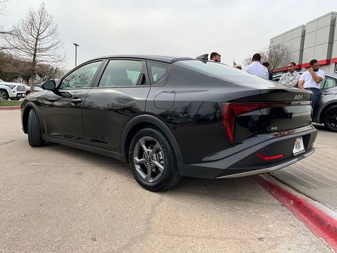 Used 2025 Kia K4 LXS image 8