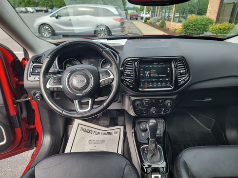 Used 2018 Jeep Compass Limited w/ Navigation Group AWD/4WD image 19