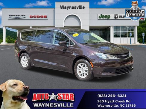 Used 2017 Chrysler Pacifica LX FWD image 1