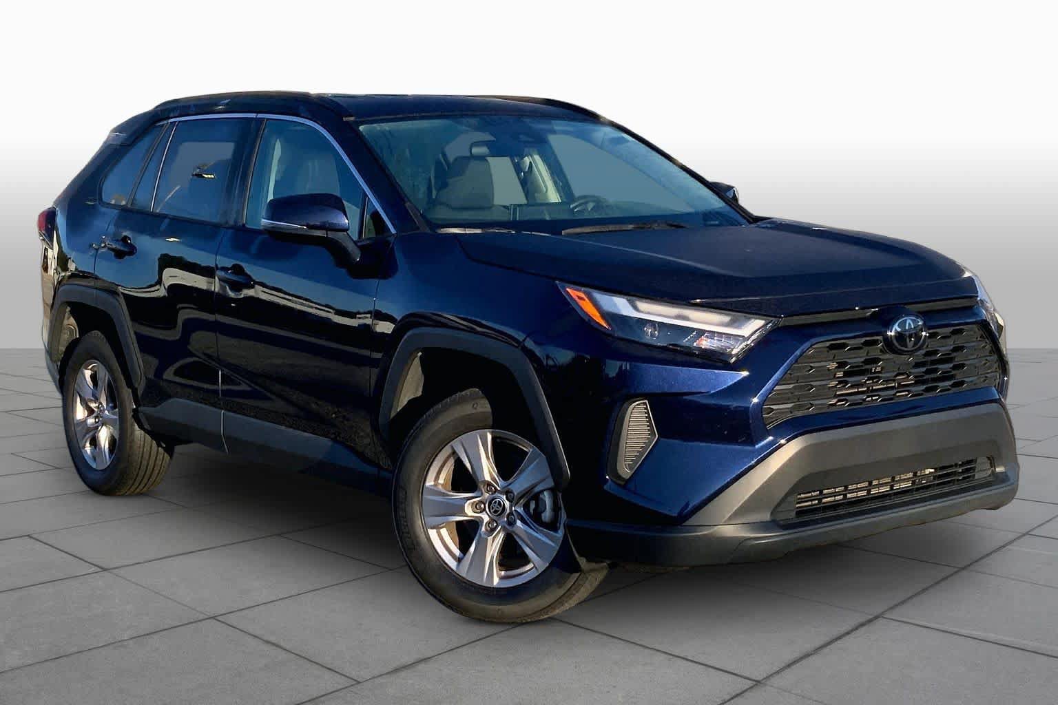 Used 2025 Toyota RAV4 XLE AWD/4WD image 3