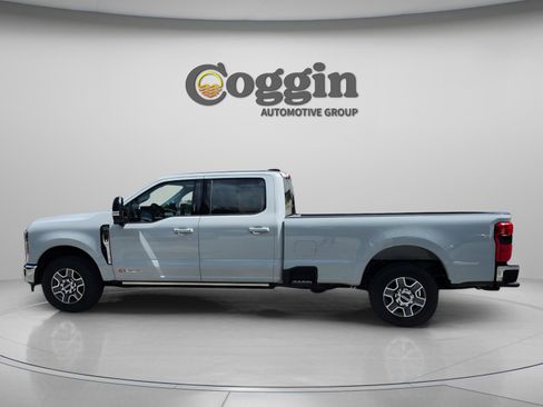 New 2026 Ford F250 Lariat image 2