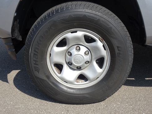 Used 2020 Toyota Tacoma SR AWD/4WD image 26