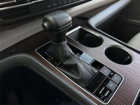 Used 2022 Toyota Sienna LE image 19