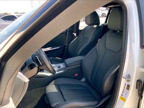 Used 2023 BMW 330i Sedan w/ Convenience Package image 7