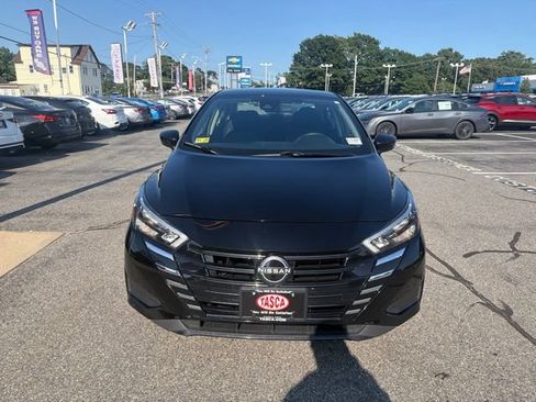 Used 2025 Nissan Versa SV FWD image 2