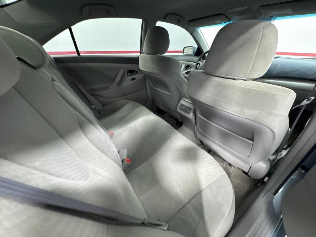 Used 2009 Toyota Camry LE FWD image 12