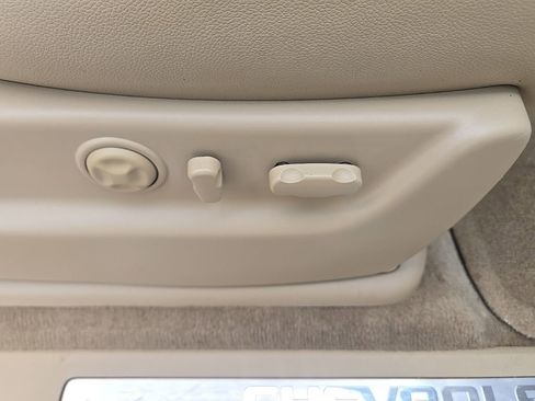 Used 2013 Chevrolet Tahoe LTZ image 33