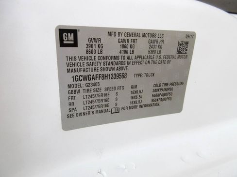 Used 2017 Chevrolet Express 2500 RWD image 28