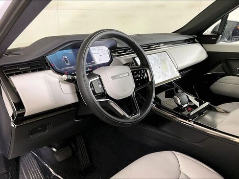 New 2025 Land Rover Range Rover Sport SE AWD/4WD image 4