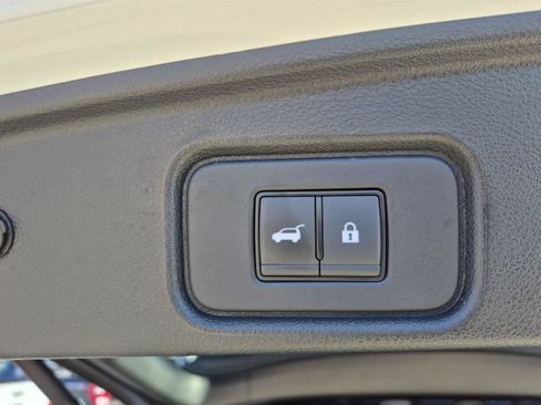 Used 2024 Nissan Pathfinder SL image 8