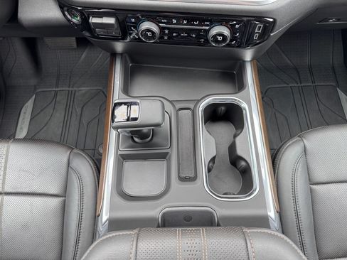 Certified 2025 Chevrolet Silverado 1500 High Country w/ High Country Premium Package AWD/4WD image 31