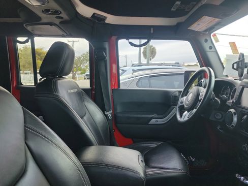 Used 2016 Jeep Wrangler Unlimited Rubicon image 9