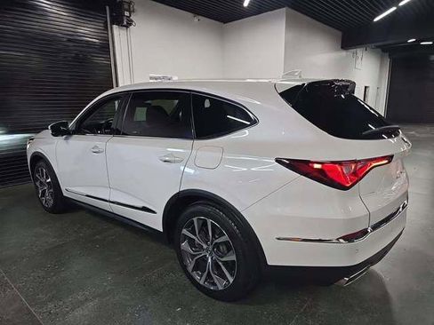 Used 2023 Acura MDX SH-AWD w/ Technology Package image 7