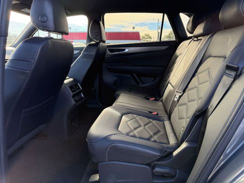 Used 2025 Volkswagen Atlas Cross Sport SE image 27