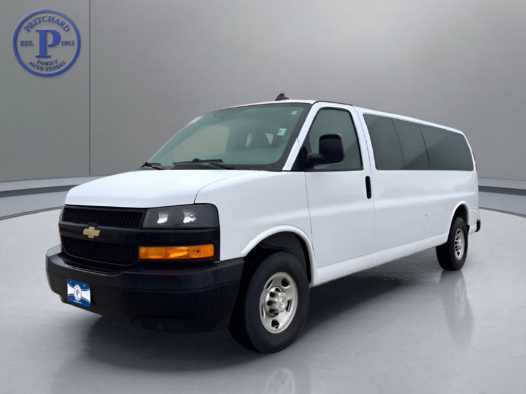 Used 2023 Chevrolet Express 3500 LS RWD image 3