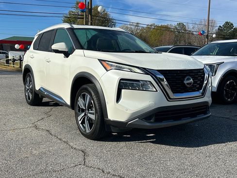 Used 2023 Nissan Rogue SL w/ SL Premium Package image 3