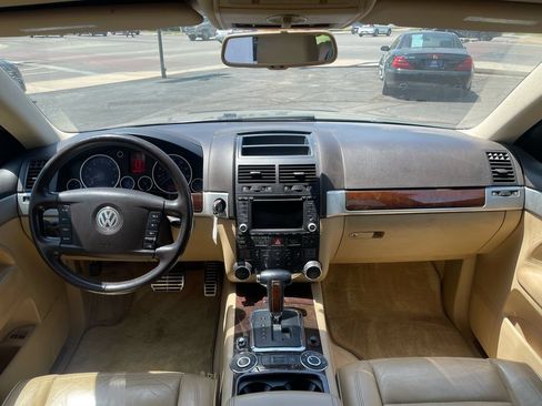 Used 2004 Volkswagen Touareg V8 AWD/4WD image 10
