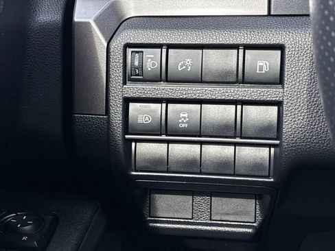 Used 2025 Toyota 4Runner SR5 AWD/4WD image 27