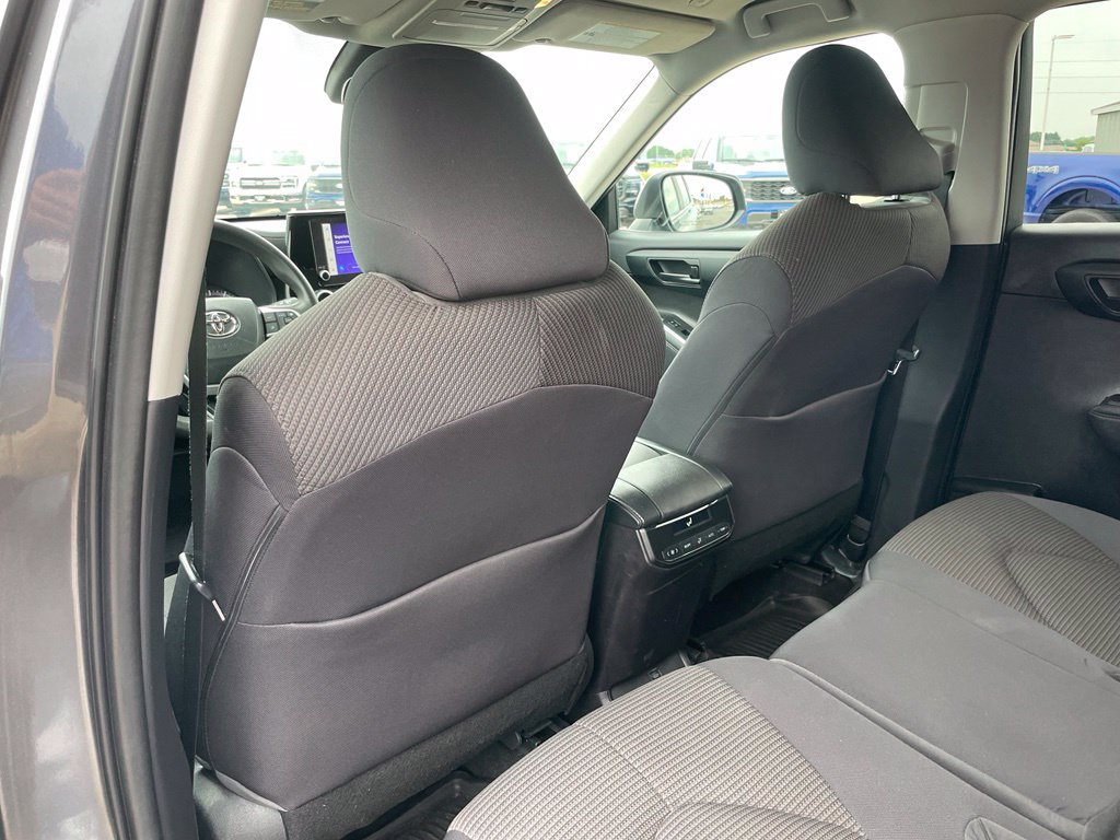 Used 2023 Toyota Highlander L AWD/4WD image 40