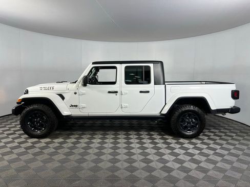 Used 2023 Jeep Gladiator Sport AWD/4WD image 10