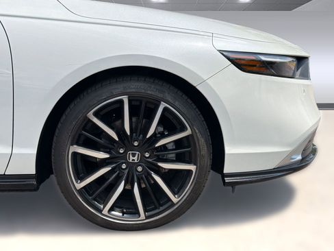 Used 2023 Honda Accord Touring image 12