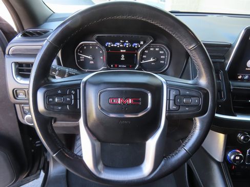 Used 2021 GMC Yukon XL SLT image 4