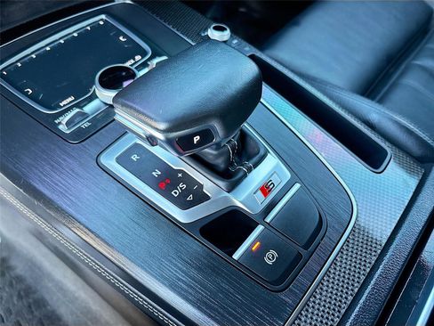 Used 2019 Audi SQ5 Prestige w/ Prestige Package image 17