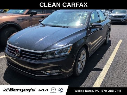 Used 2017 Volkswagen Passat 1.8T SE FWD image 1