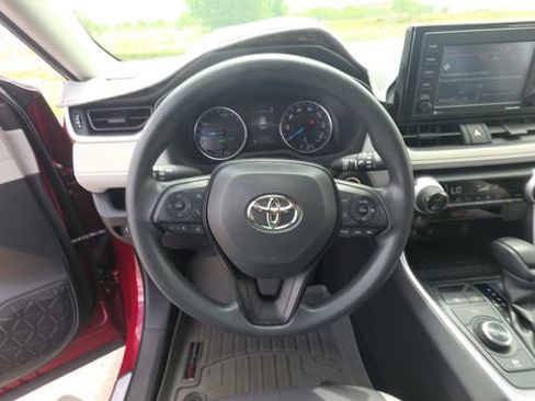 Used 2022 Toyota RAV4 XLE w/ Convenience Package image 25