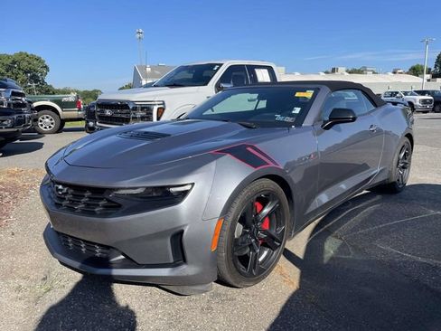 Used 2022 Chevrolet Camaro LT RWD image 3