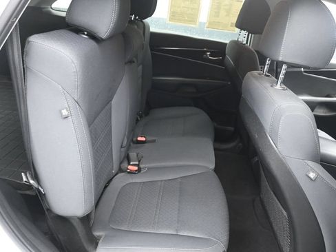 Used 2018 Kia Sorento FWD image 24