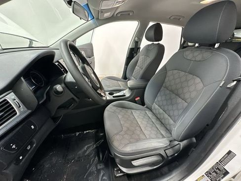 Used 2017 Kia Niro LX image 15