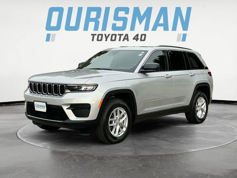 Used 2025 Jeep Grand Cherokee Laredo X w/ Luxury Tech Group I image 3