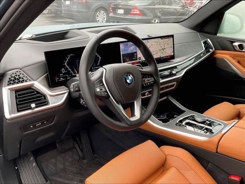 Used 2025 BMW X5 xDrive40i w/ Parking Assistance Package image 13