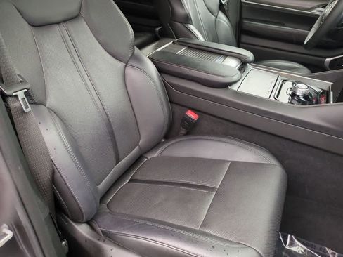 Used 2024 Jeep Wagoneer L Series II RWD image 22