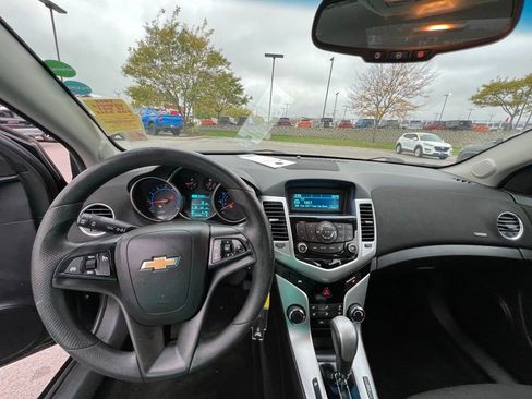 Used 2015 Chevrolet Cruze LT image 34