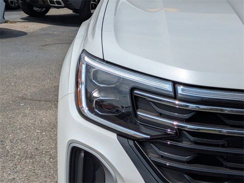 New 2026 Volkswagen Atlas Peak Edition image 10