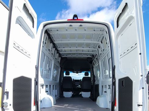 New 2025 Mercedes-Benz Sprinter 2500 image 7